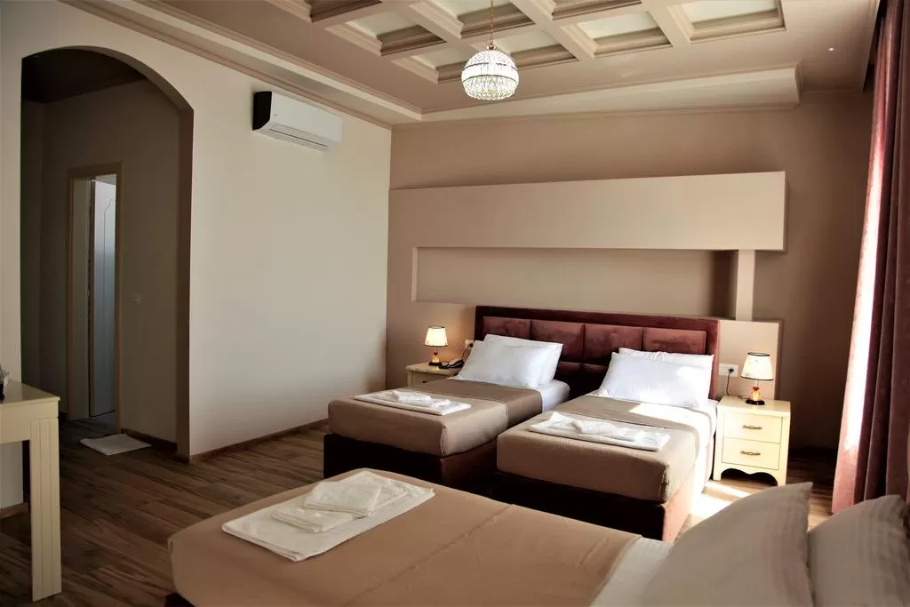 Veliera - STD TRPL room 6.jpg